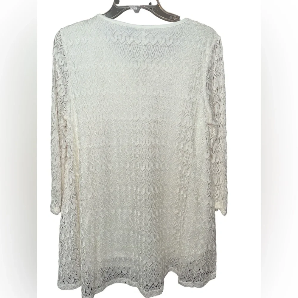 New Directions Swing Style 3/4 Sleeve Blouse, Size Medium - Picture 2 of 4